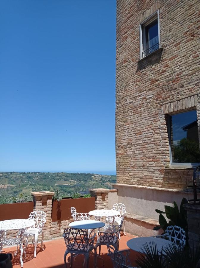 Hotel Oviv Dimora Del Borgo Acquaviva Picena Bagian luar foto