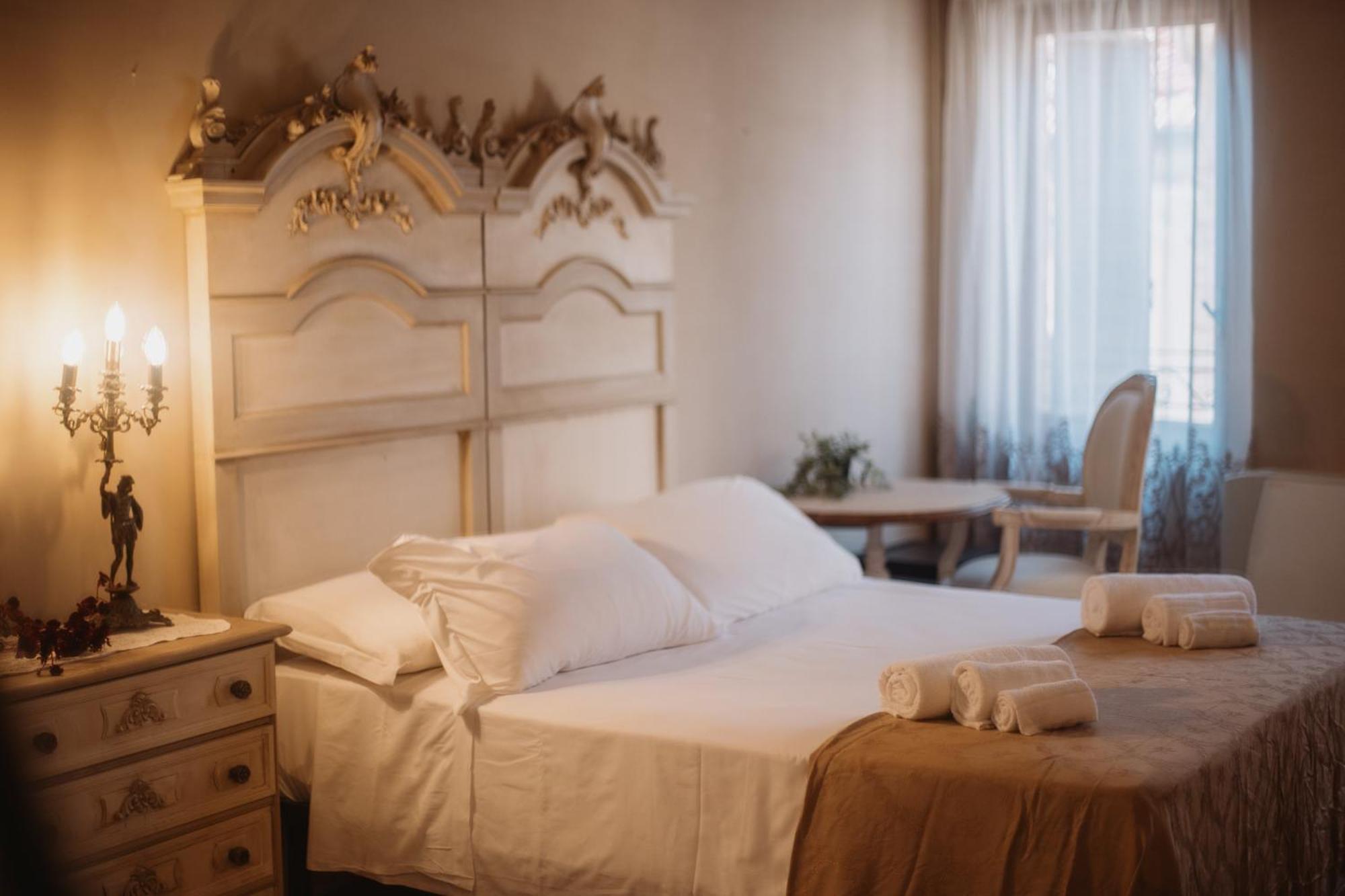 Hotel Oviv Dimora Del Borgo Acquaviva Picena Bagian luar foto