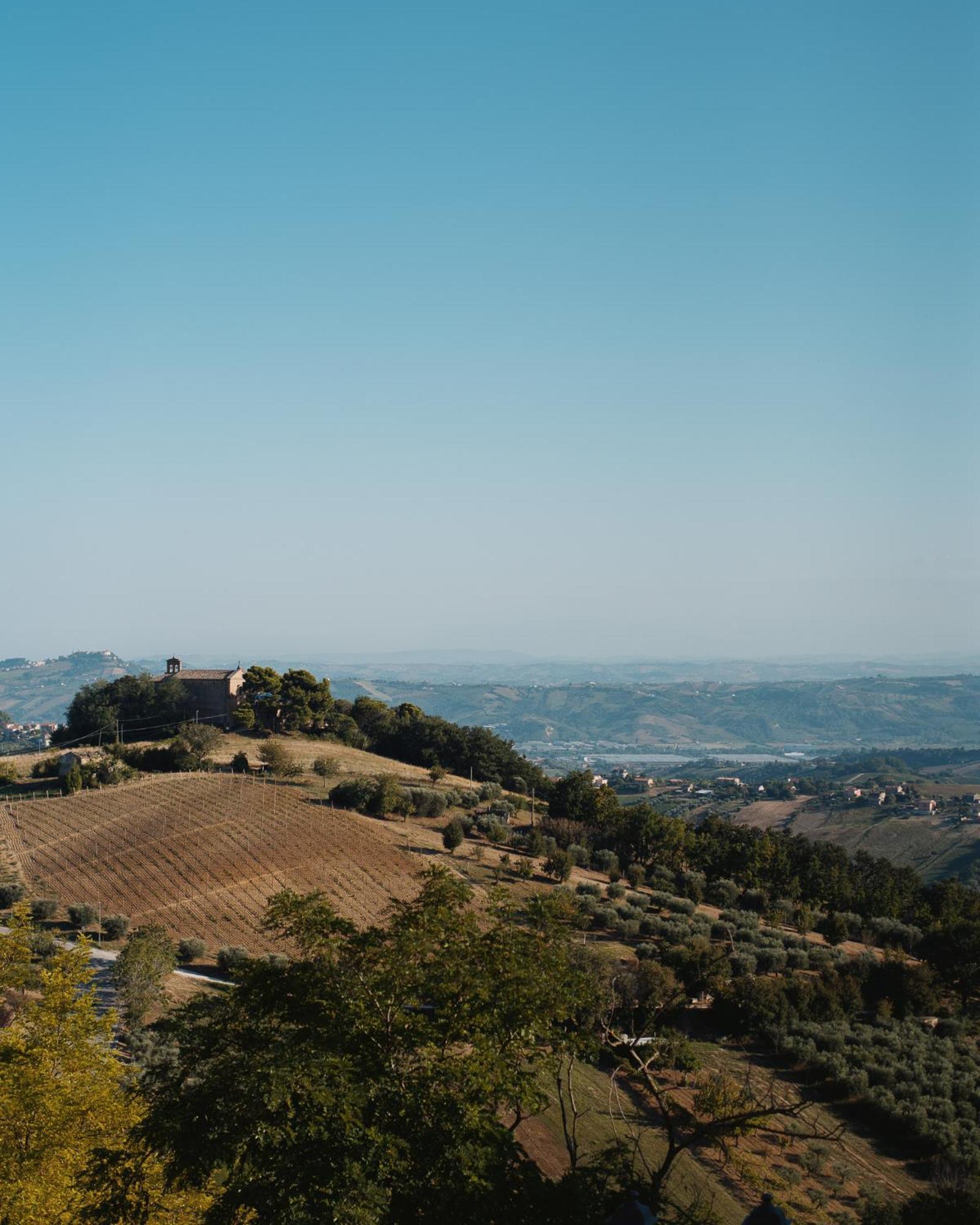 Hotel Oviv Dimora Del Borgo Acquaviva Picena Bagian luar foto
