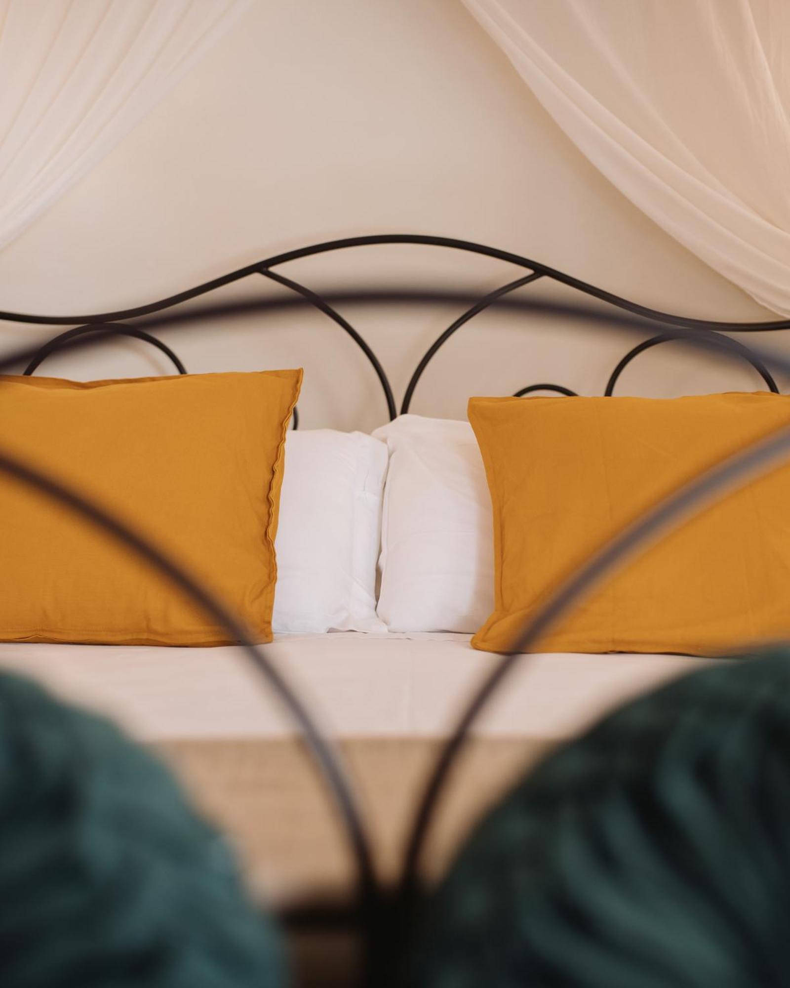 Hotel Oviv Dimora Del Borgo Acquaviva Picena Bagian luar foto