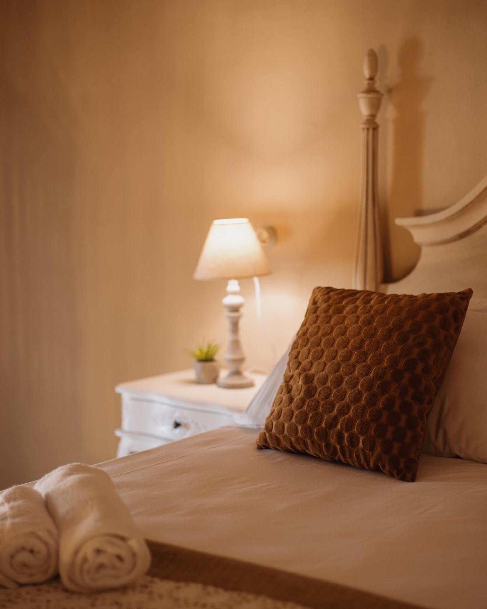 Hotel Oviv Dimora Del Borgo Acquaviva Picena Bagian luar foto